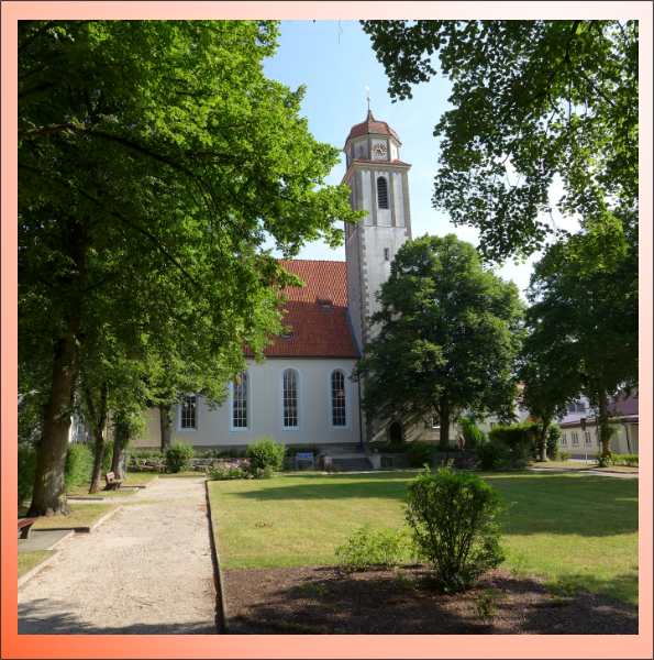 Ev-Kirche_im_Park_LeBlanc